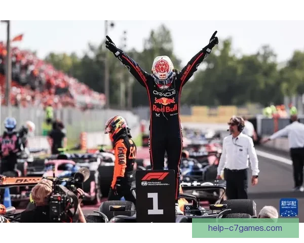 F1赛季最新动态 马克斯维斯塔潘再度夺冠刷新历史纪录 F1赛季最新动态 马克斯维斯塔潘再度夺冠刷新历史纪录