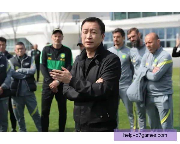 斯温登俱乐部近期动态：球队表现稳步提升新赛季目标锁定晋级