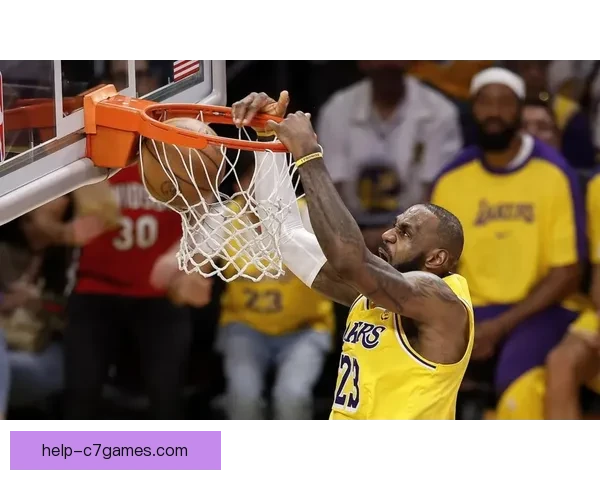 湖人迎战勇士，詹姆斯状态火热带队冲击季后赛席位