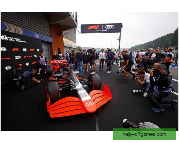 F1赛季激烈角逐 各大车队备战新一轮冠军争夺战