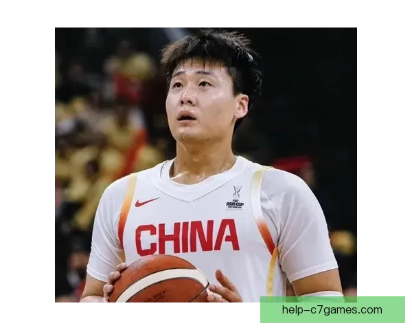 中国男篮力克菲律宾晋级世界杯八强 赵睿表现亮眼助球队逆袭